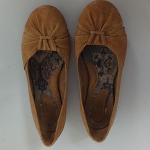 Born size 8 flats